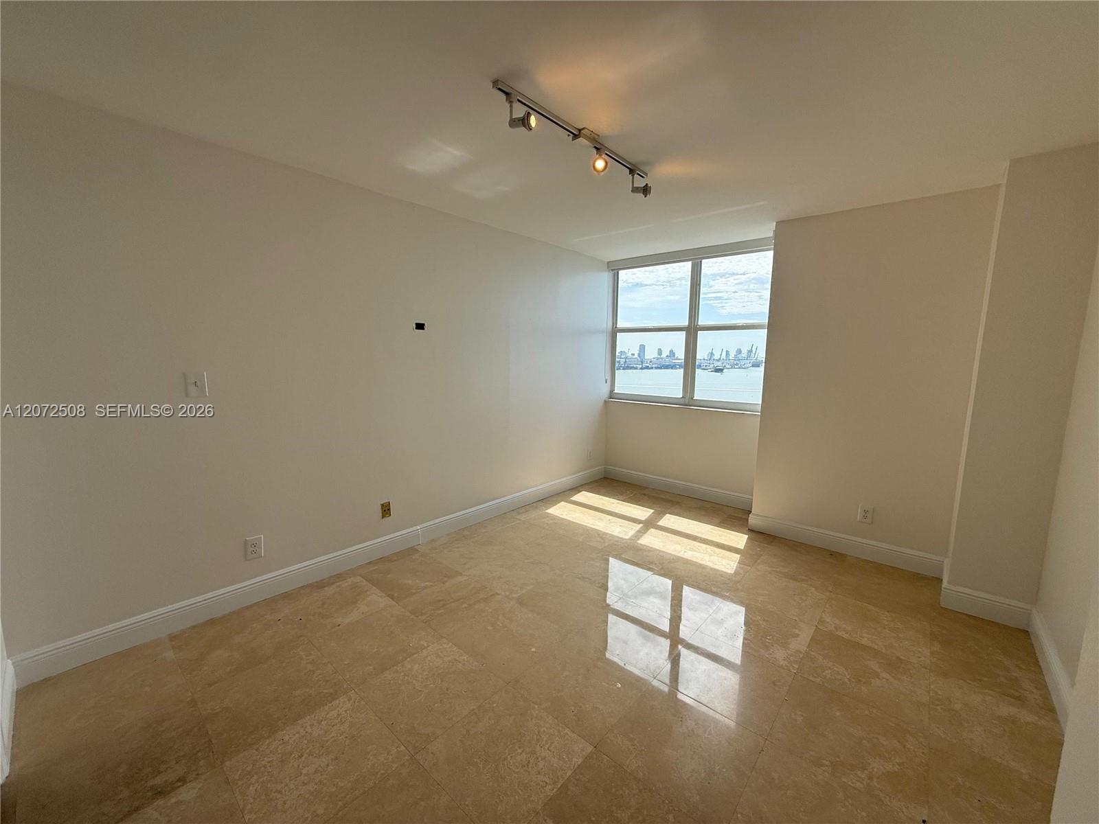 770 Claughton Island Dr # 2016