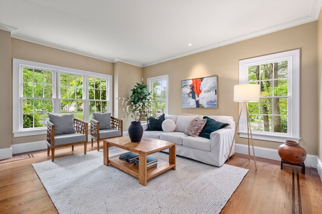 200 Edgewater Dr