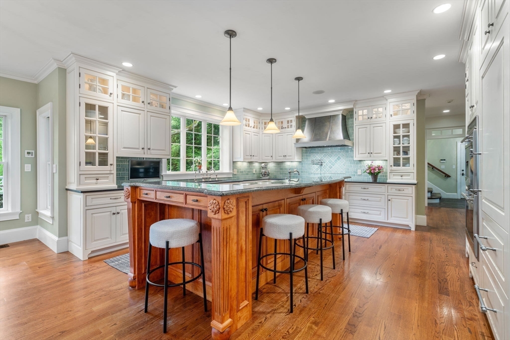 200 Edgewater Dr