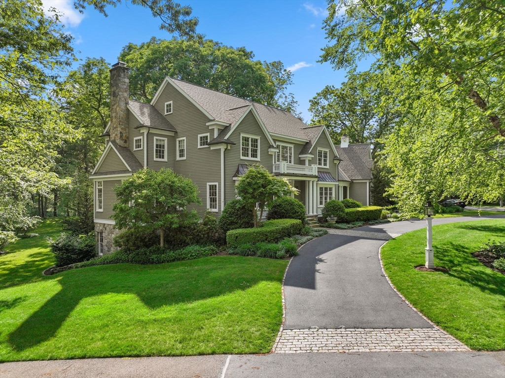 200 Edgewater Dr