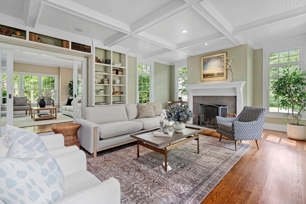 200 Edgewater Dr