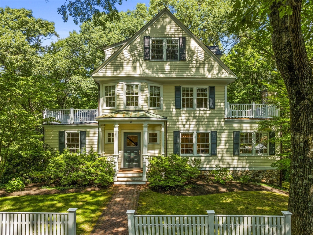 53 Woodlawn Ave