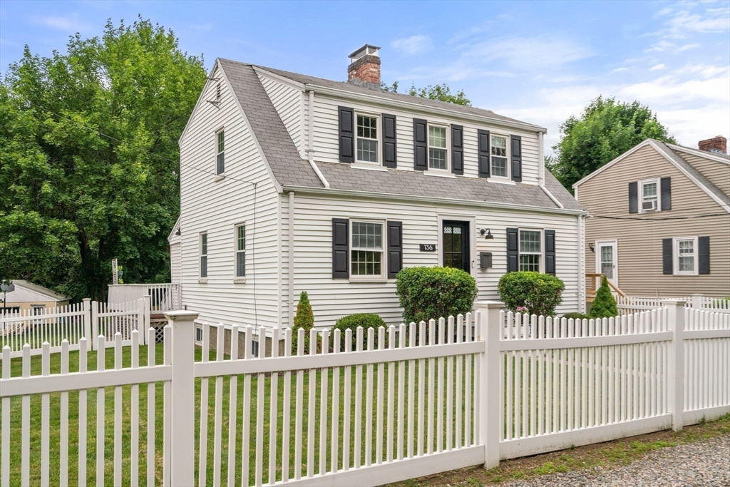 136 Ellis Ave