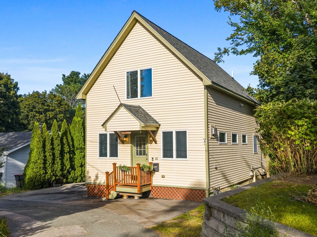 15 Crest Rd