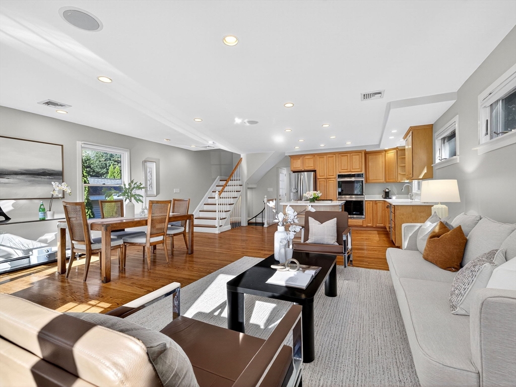 15 Crest Rd