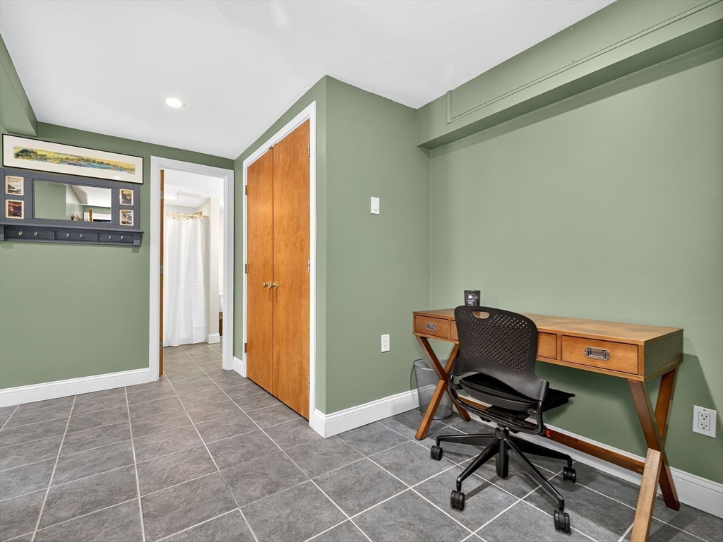 15 Crest Rd