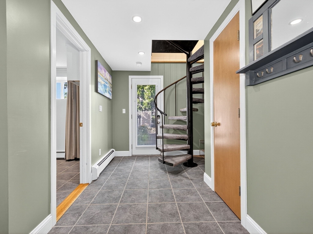 15 Crest Rd