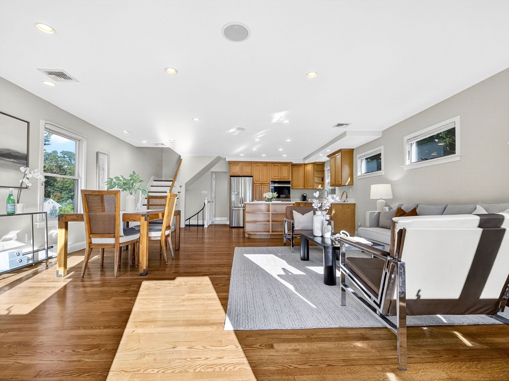 15 Crest Rd