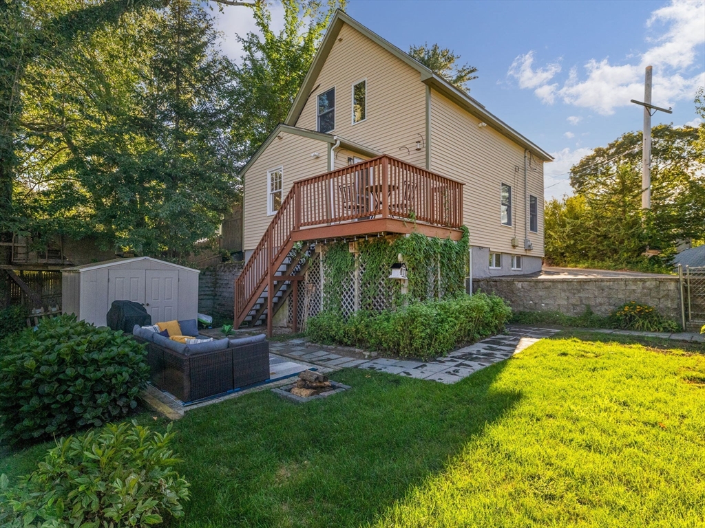 15 Crest Rd