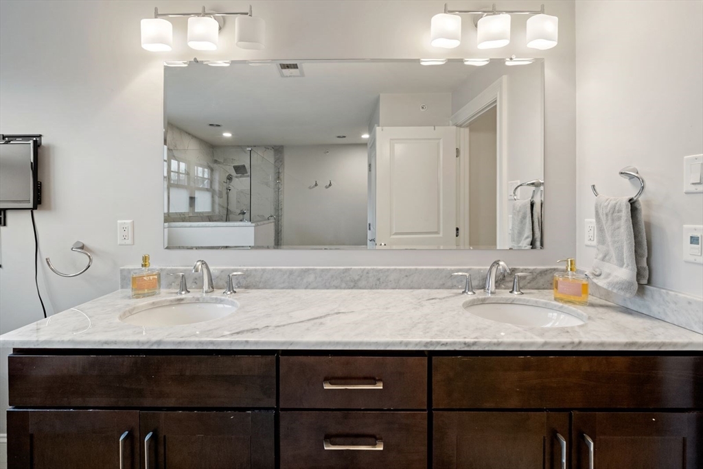 21 Lillian Way # 21