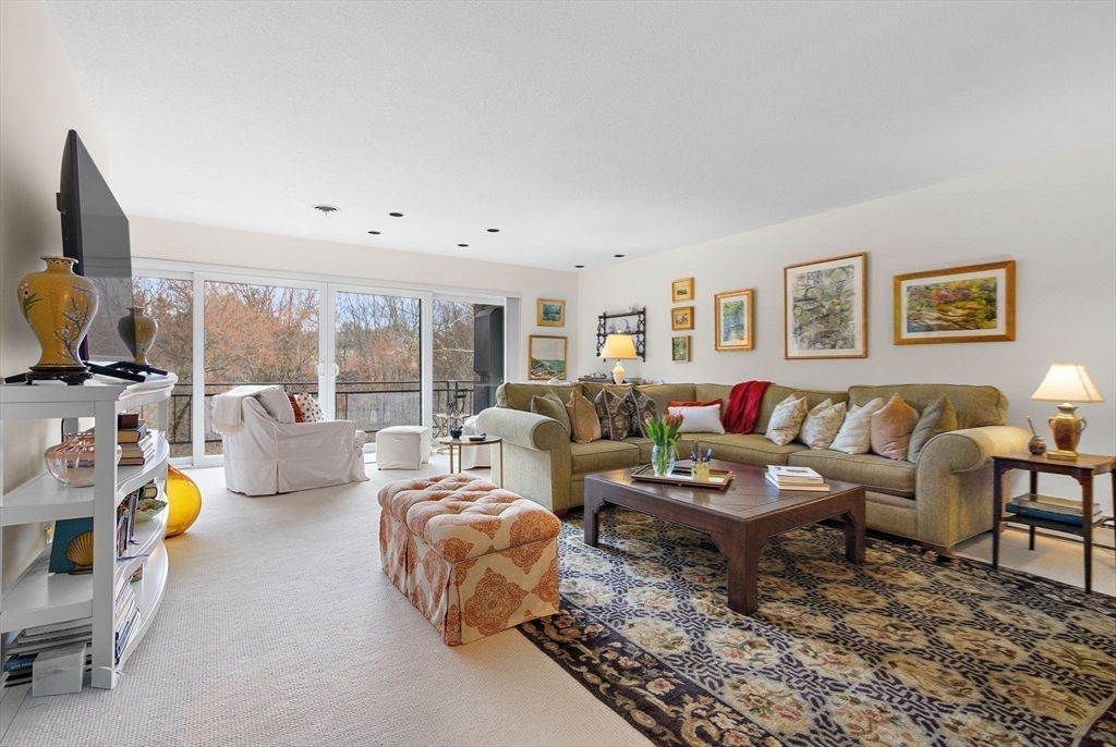 1210 Greendale Ave # 340