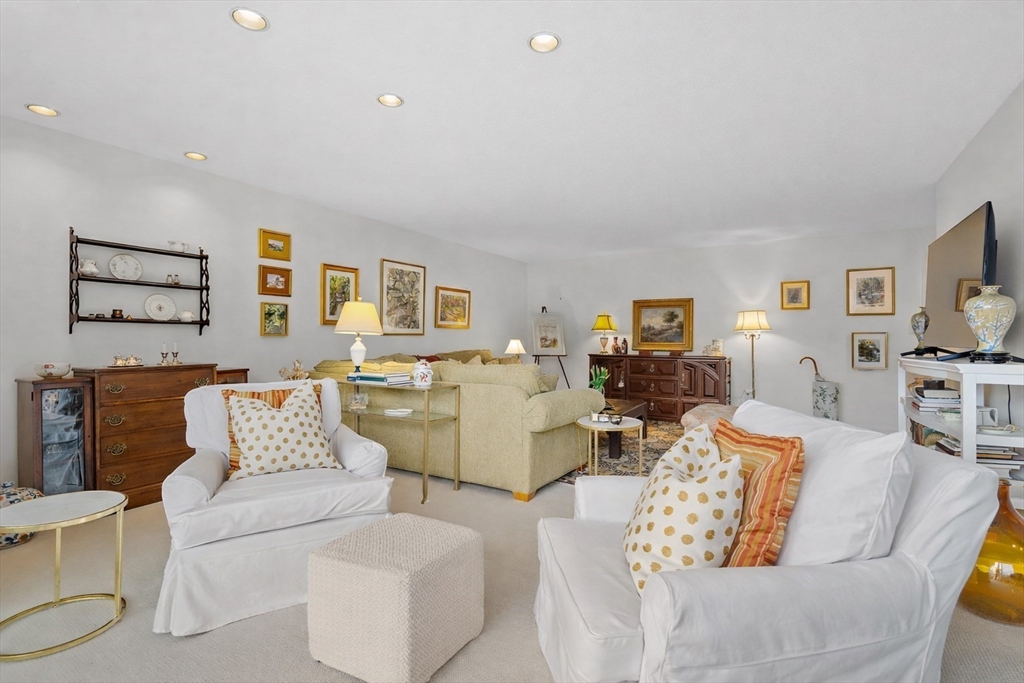 1210 Greendale Ave # 340