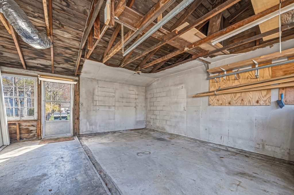 28 Lilly Ln