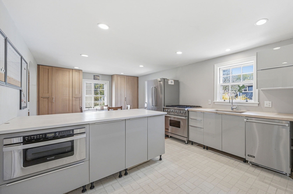 28 Lilly Ln