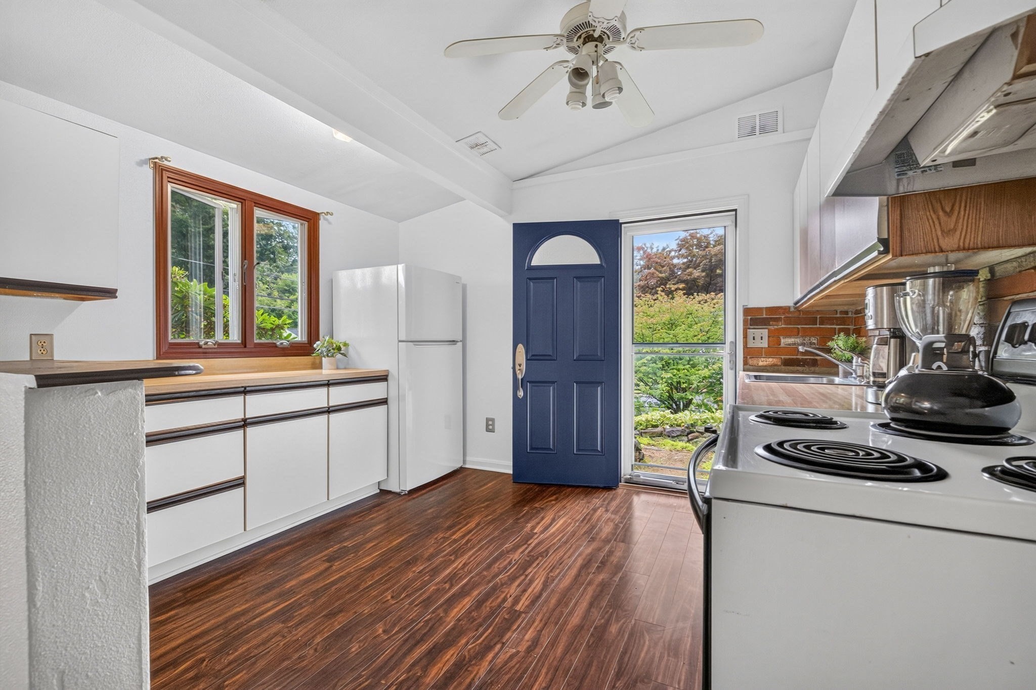 6 Fernbrook Rd
