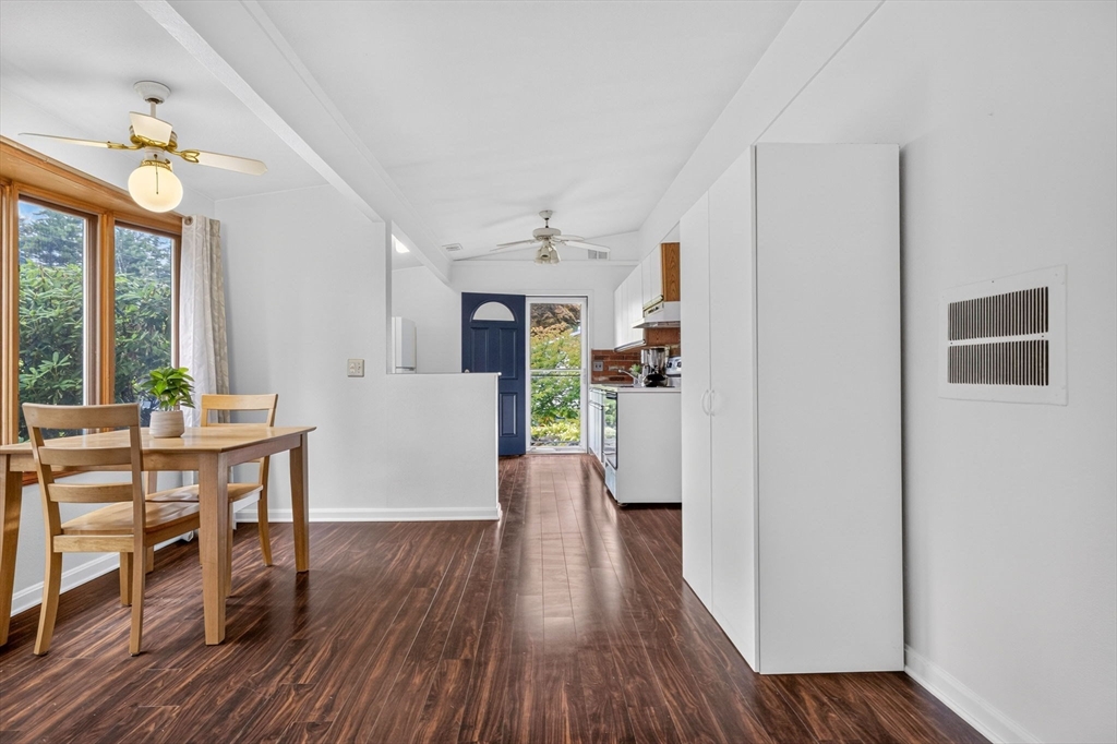6 Fernbrook Rd