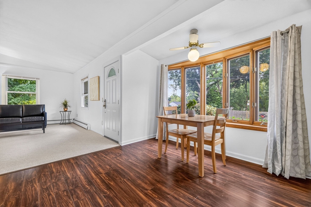 6 Fernbrook Rd