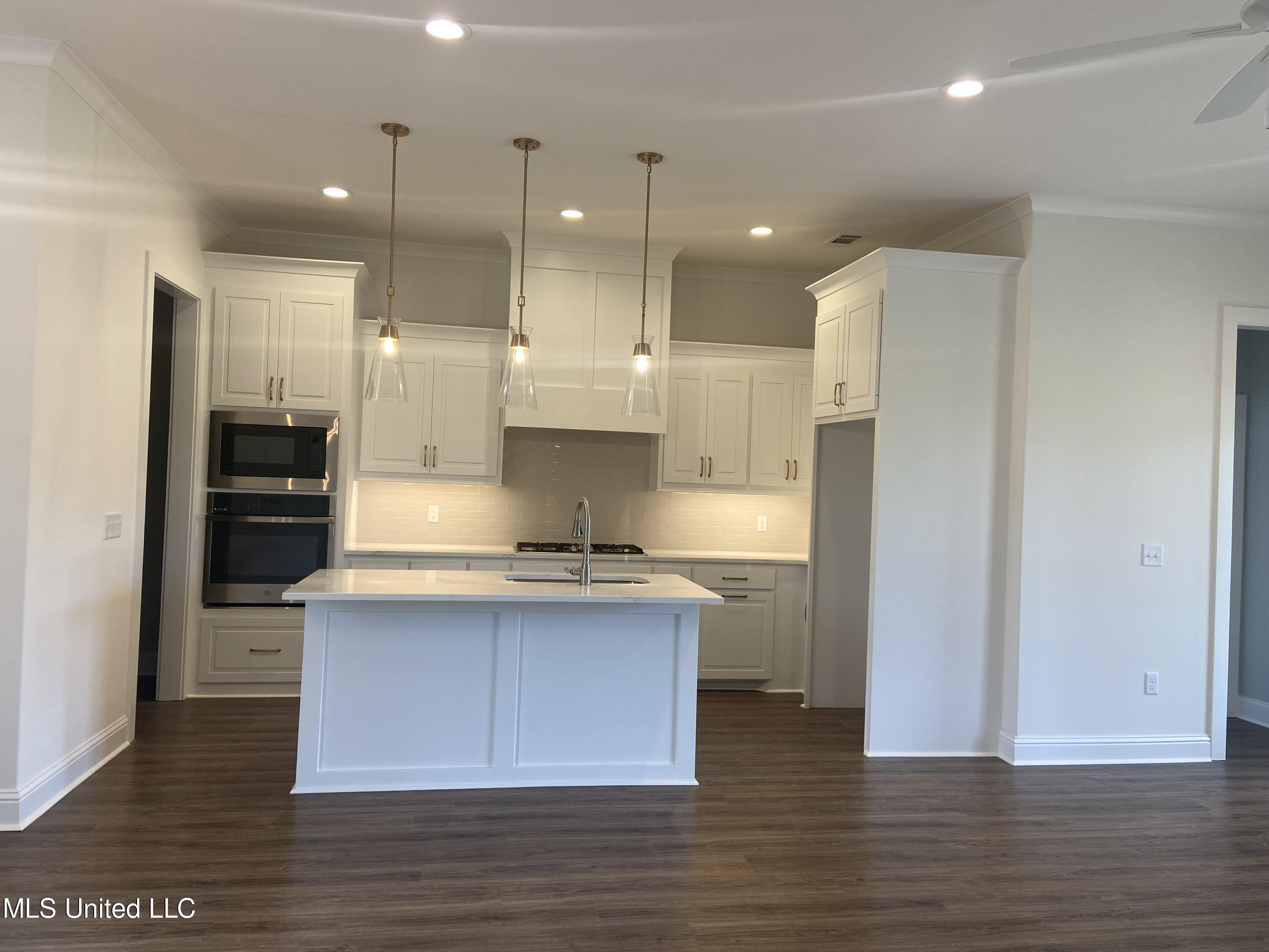 501 Black Cherry Cove