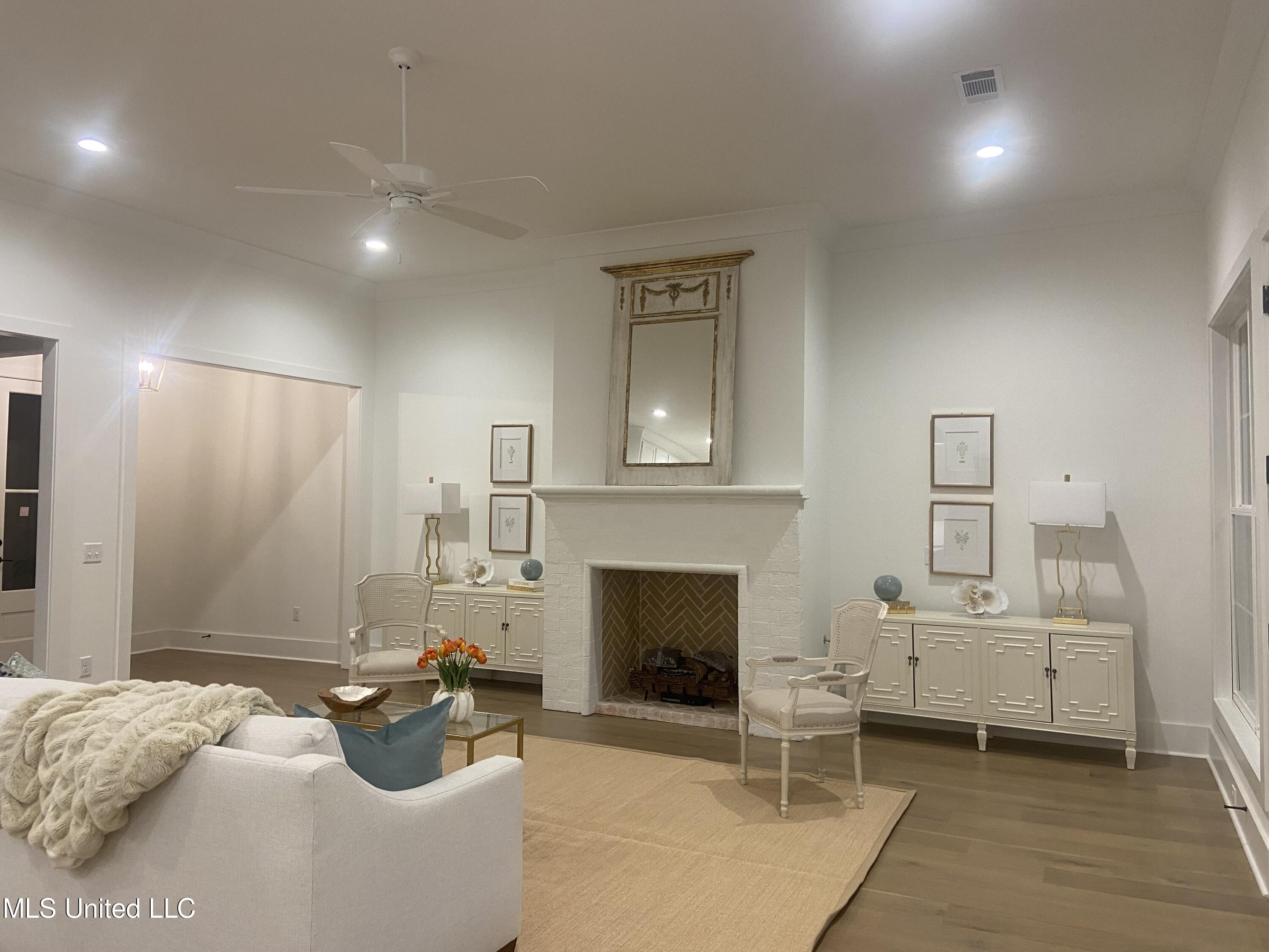 114 Heron'S Bay Circle