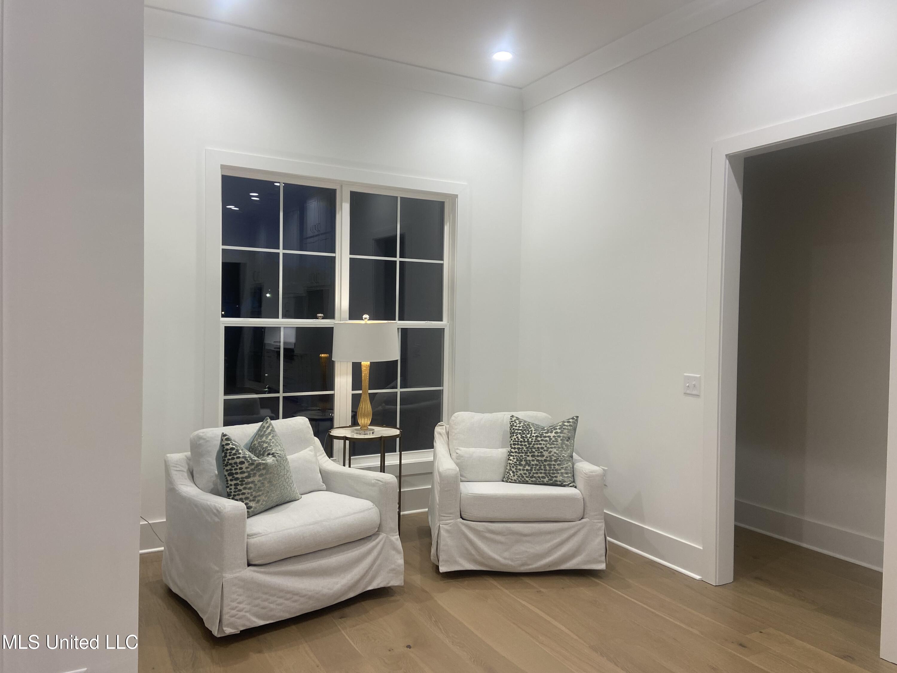 114 Heron'S Bay Circle