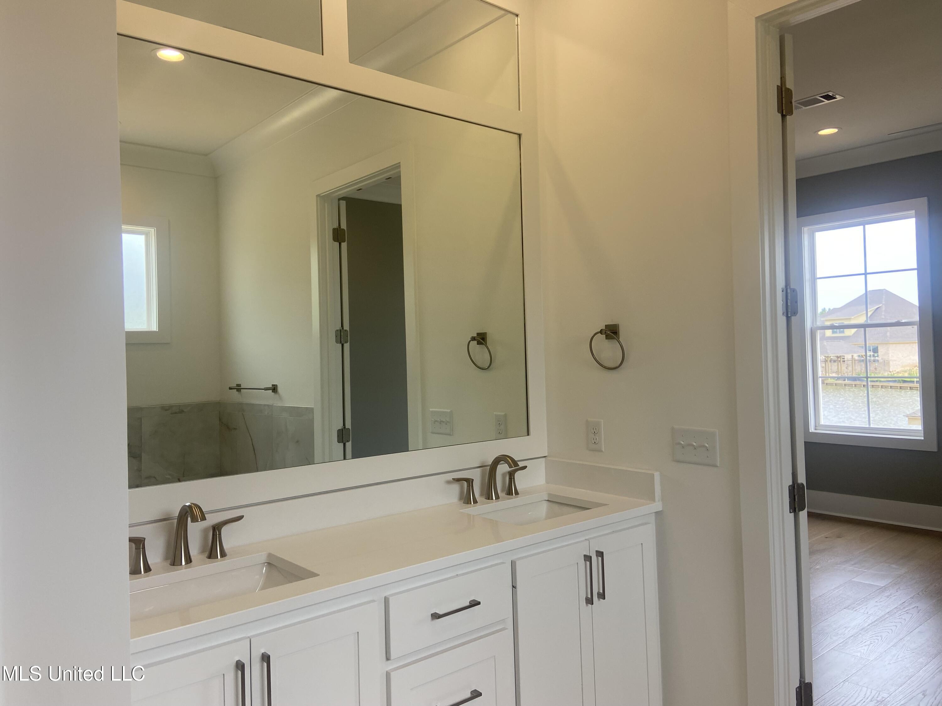 114 Heron'S Bay Circle