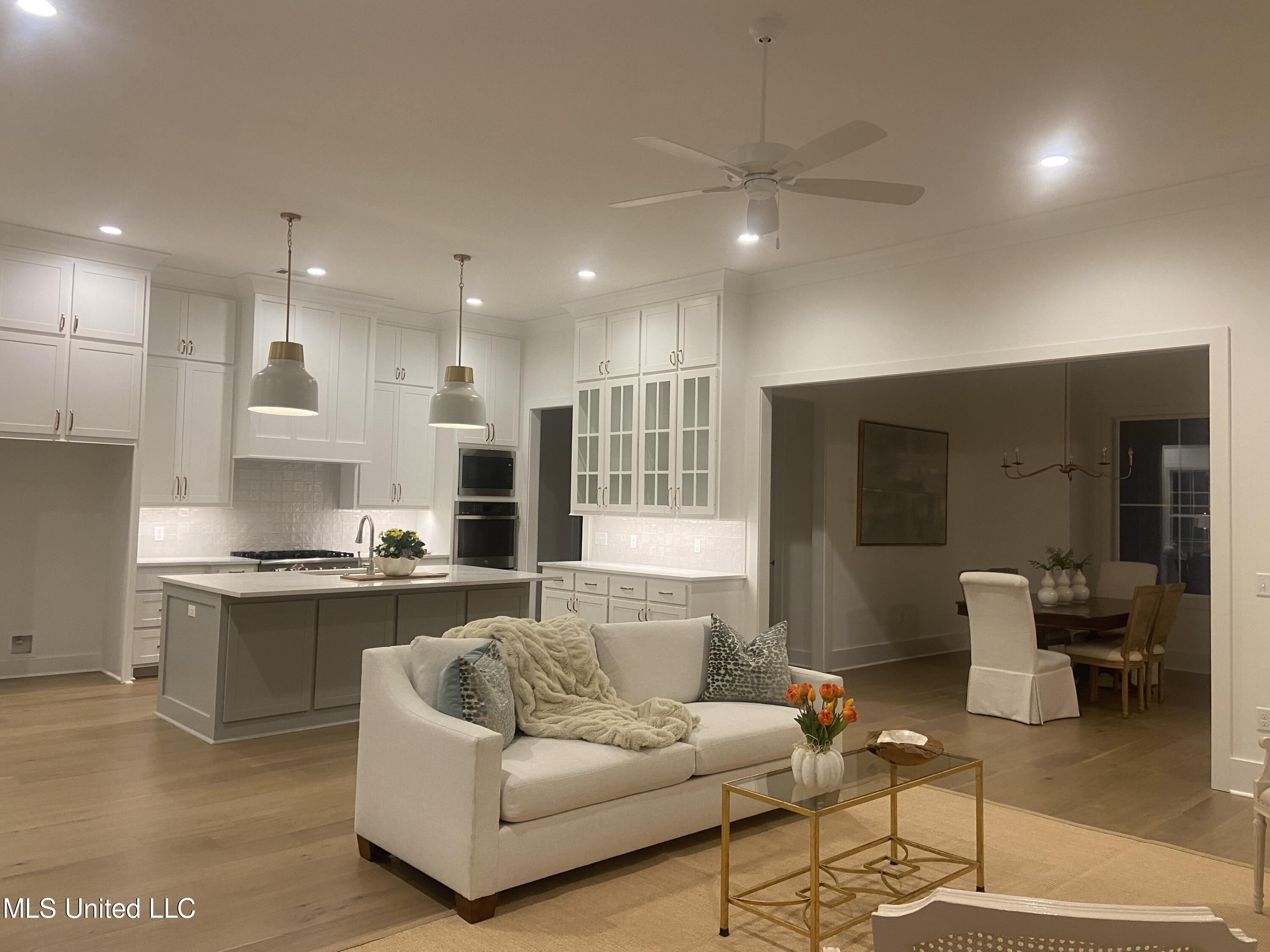 114 Heron'S Bay Circle