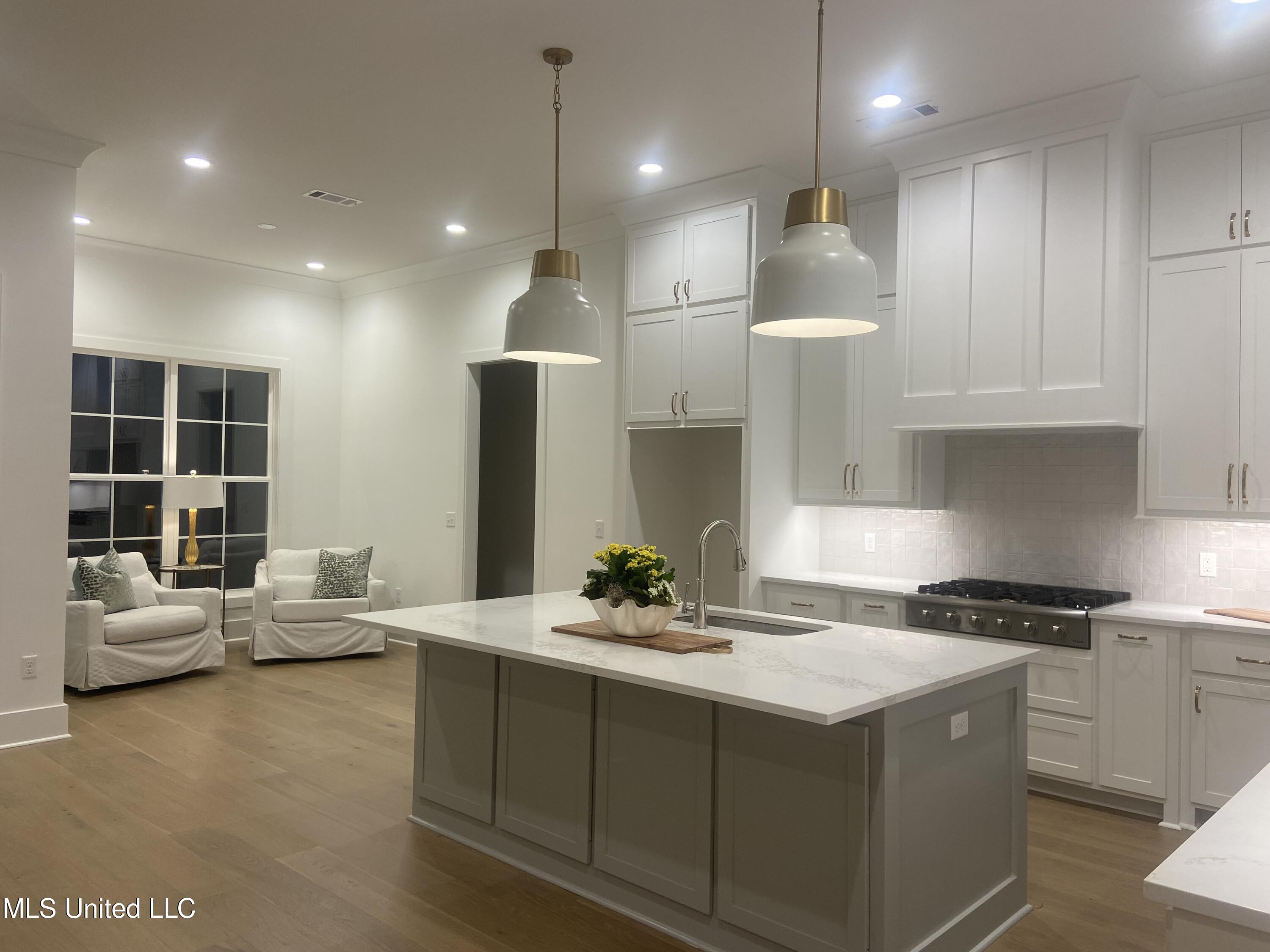 114 Heron'S Bay Circle