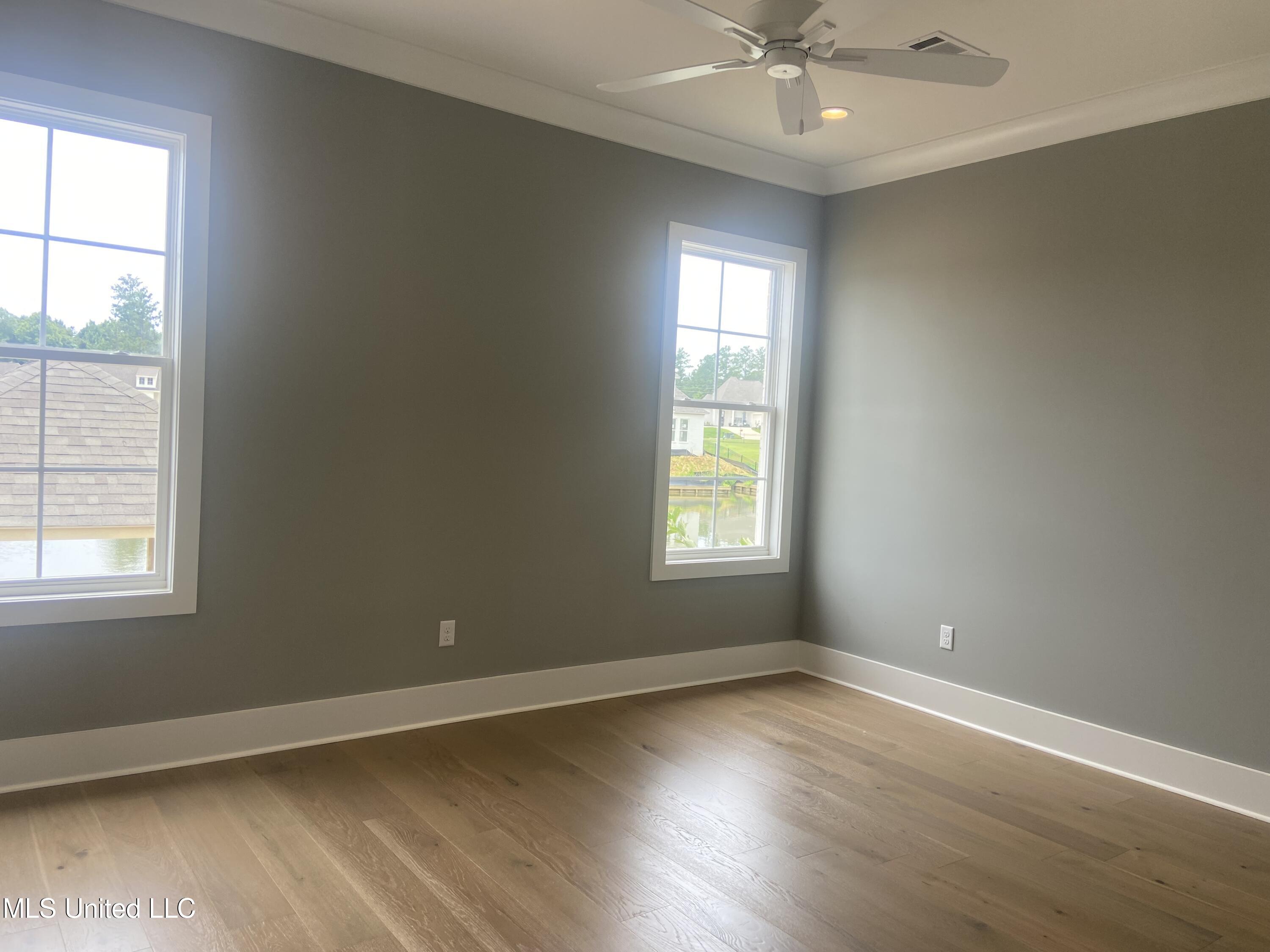 114 Heron'S Bay Circle