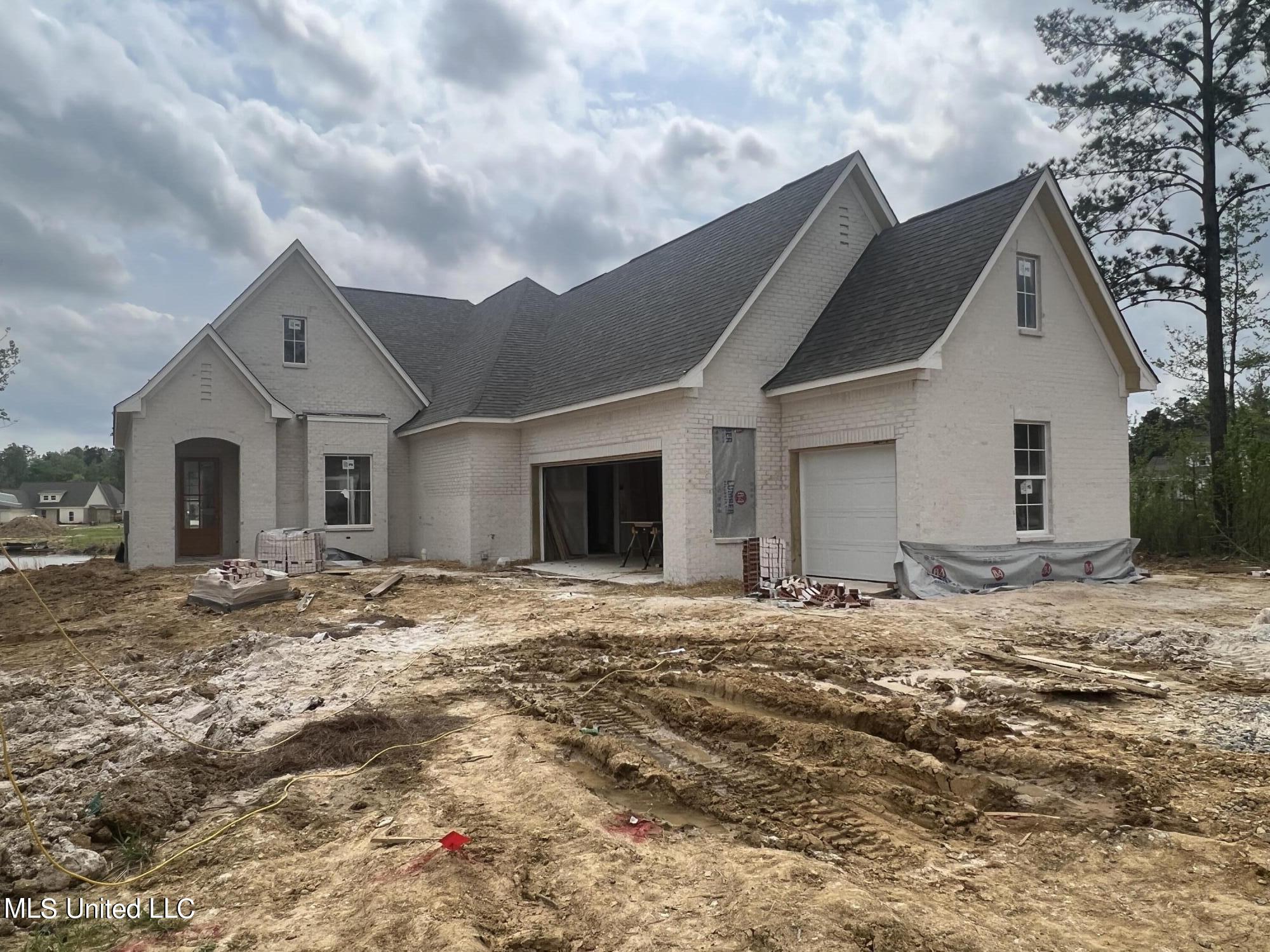114 Heron'S Bay Circle