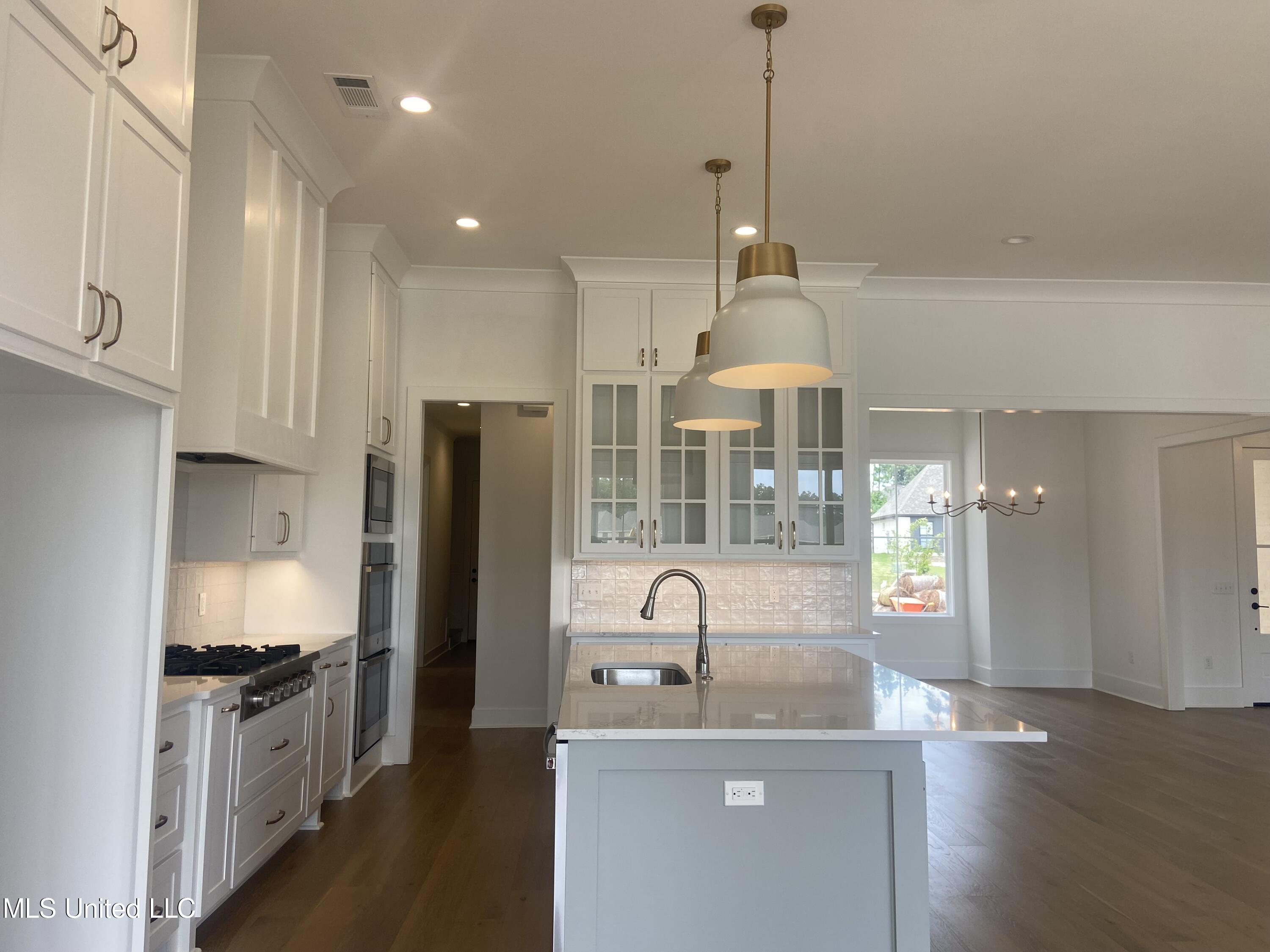 114 Heron'S Bay Circle