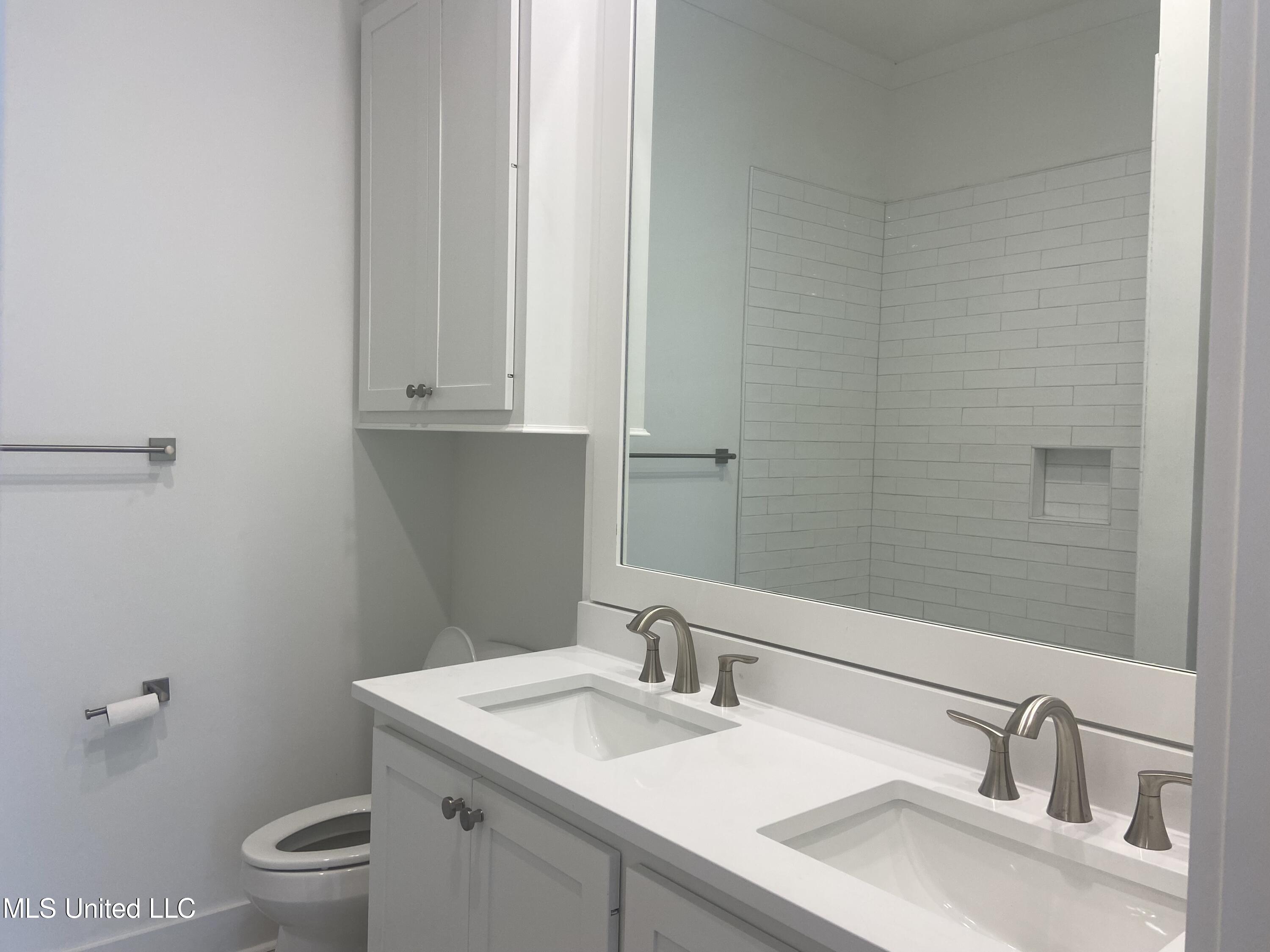 114 Heron'S Bay Circle