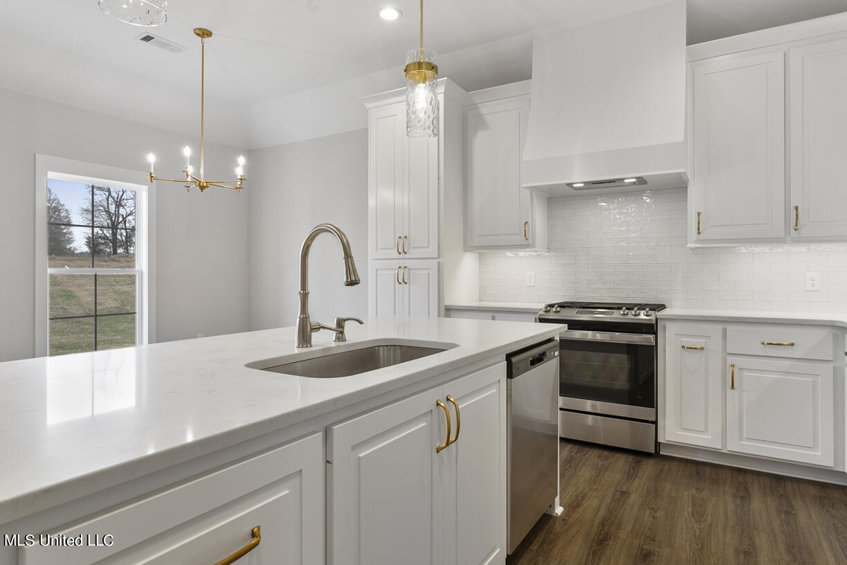 506 Black Cherry Cove