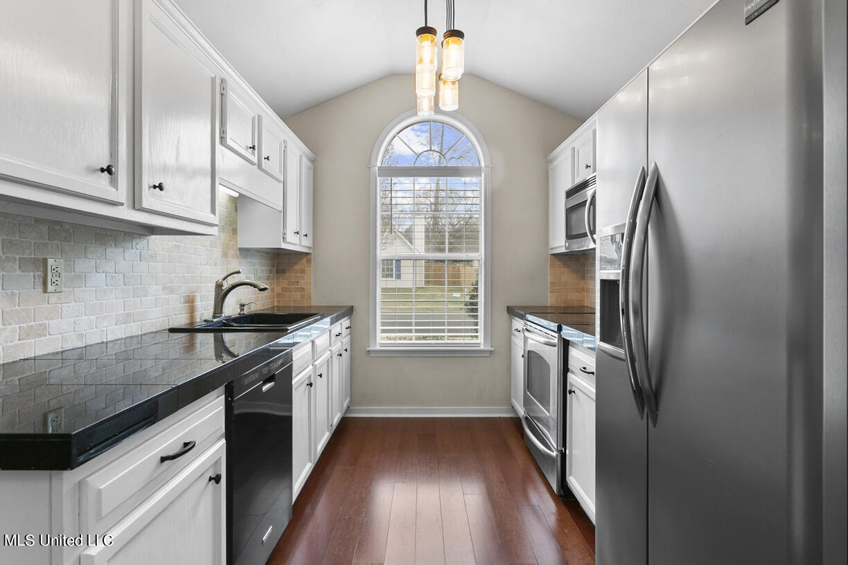 341 Audubon Circle
