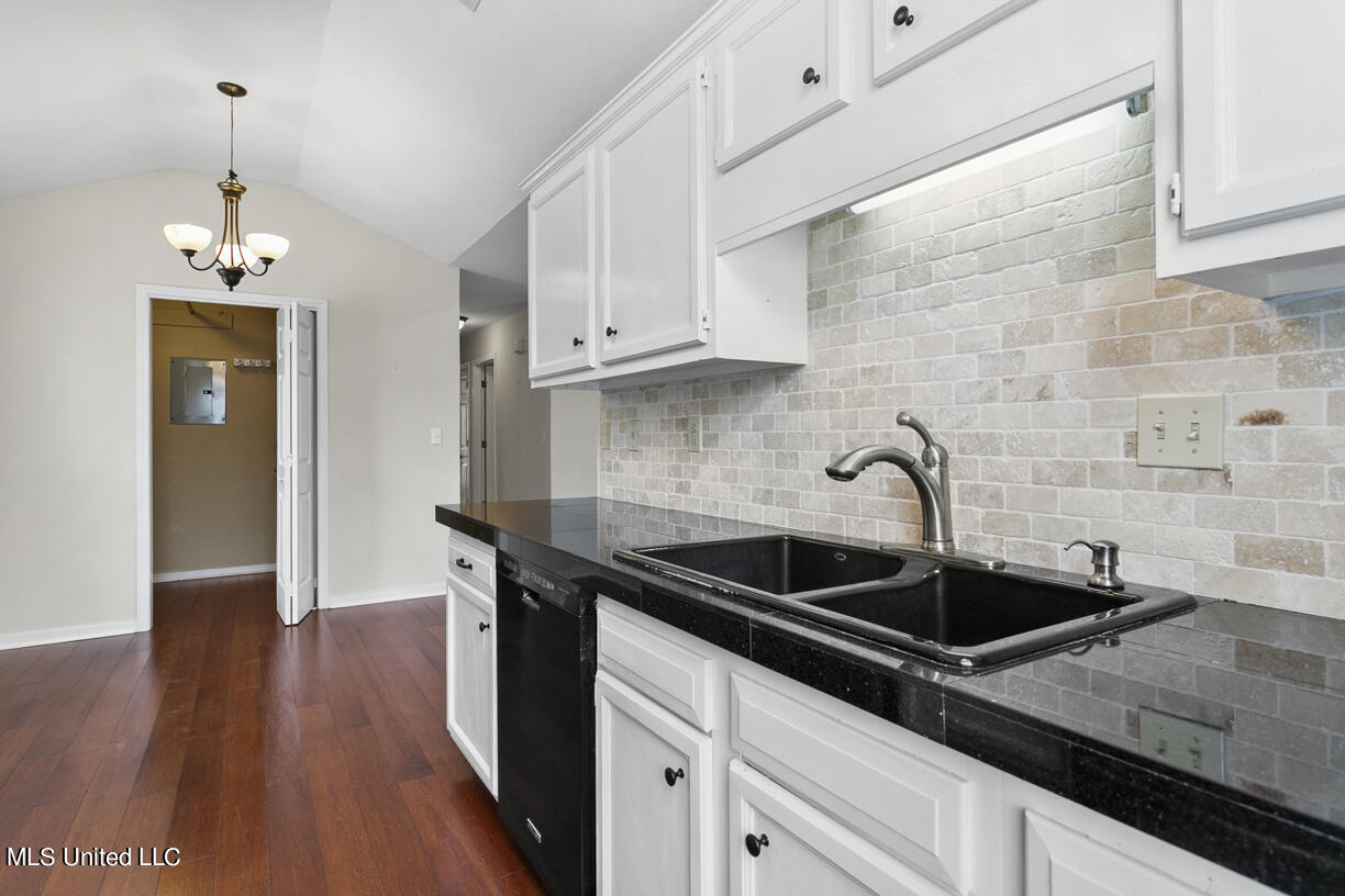 341 Audubon Circle