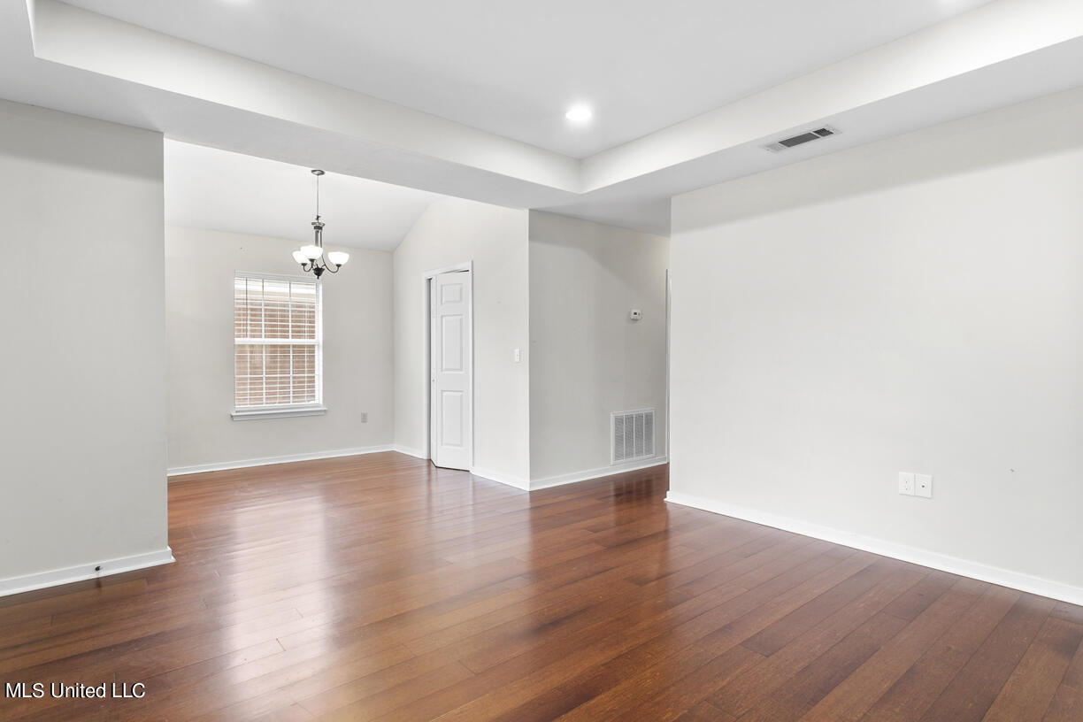 341 Audubon Circle