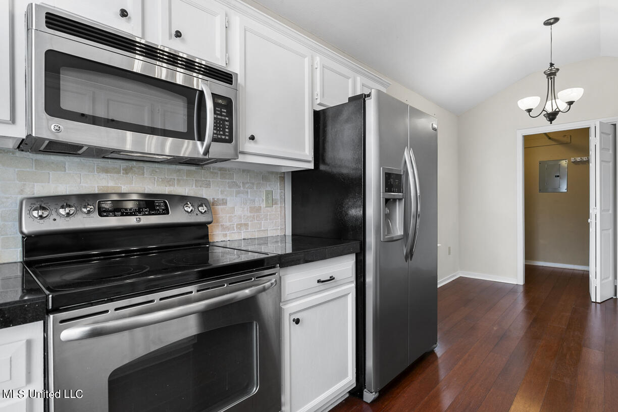341 Audubon Circle