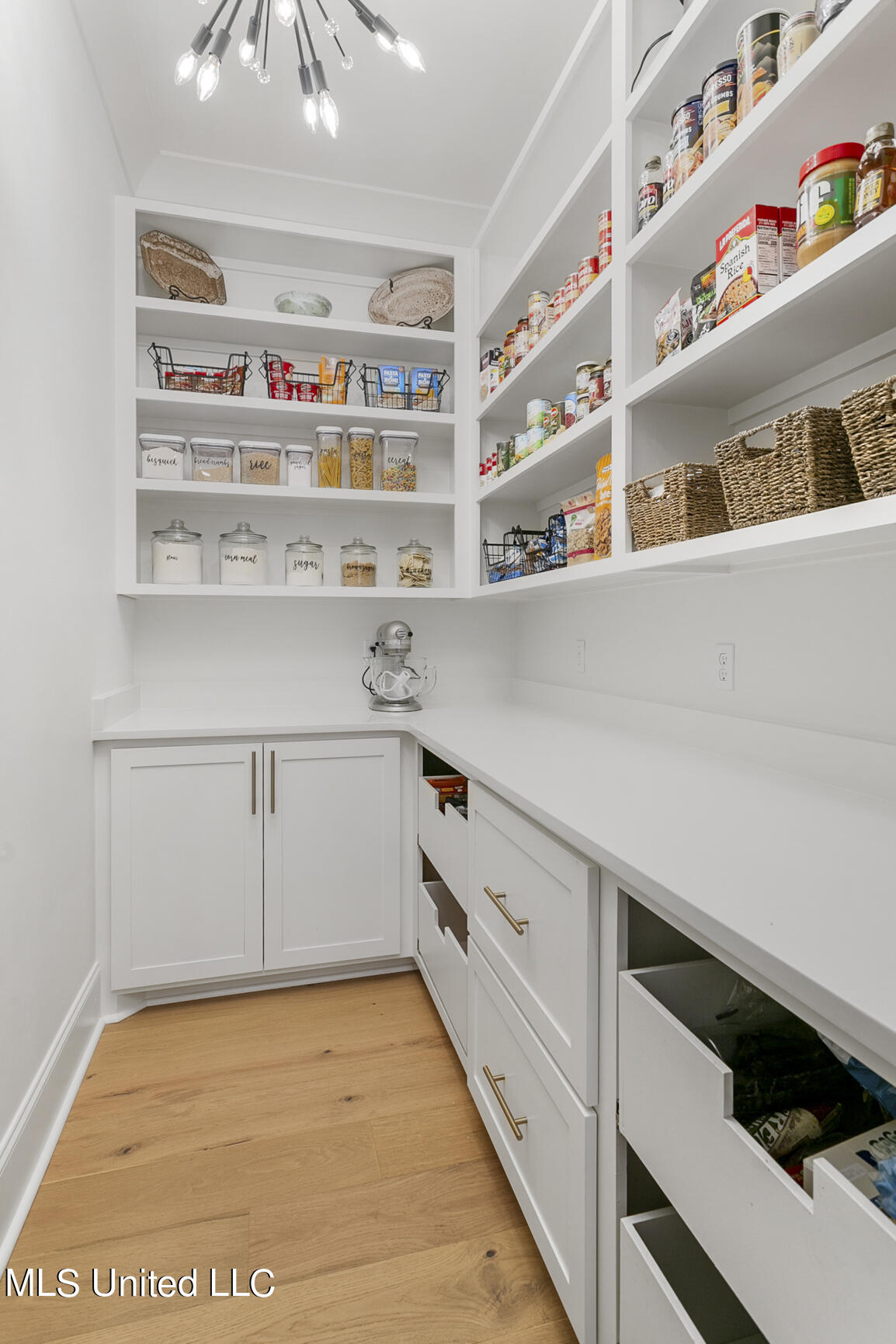 141 Saddle Brook Cove