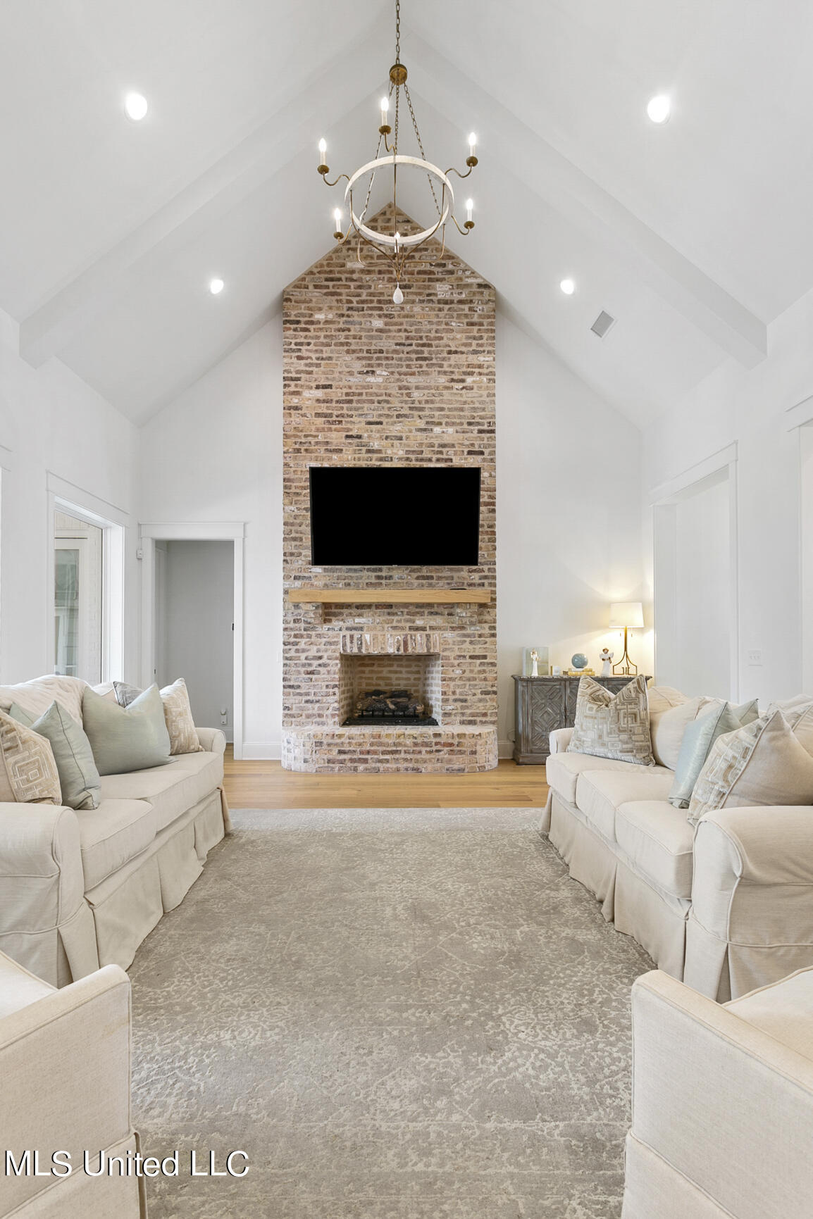 141 Saddle Brook Cove