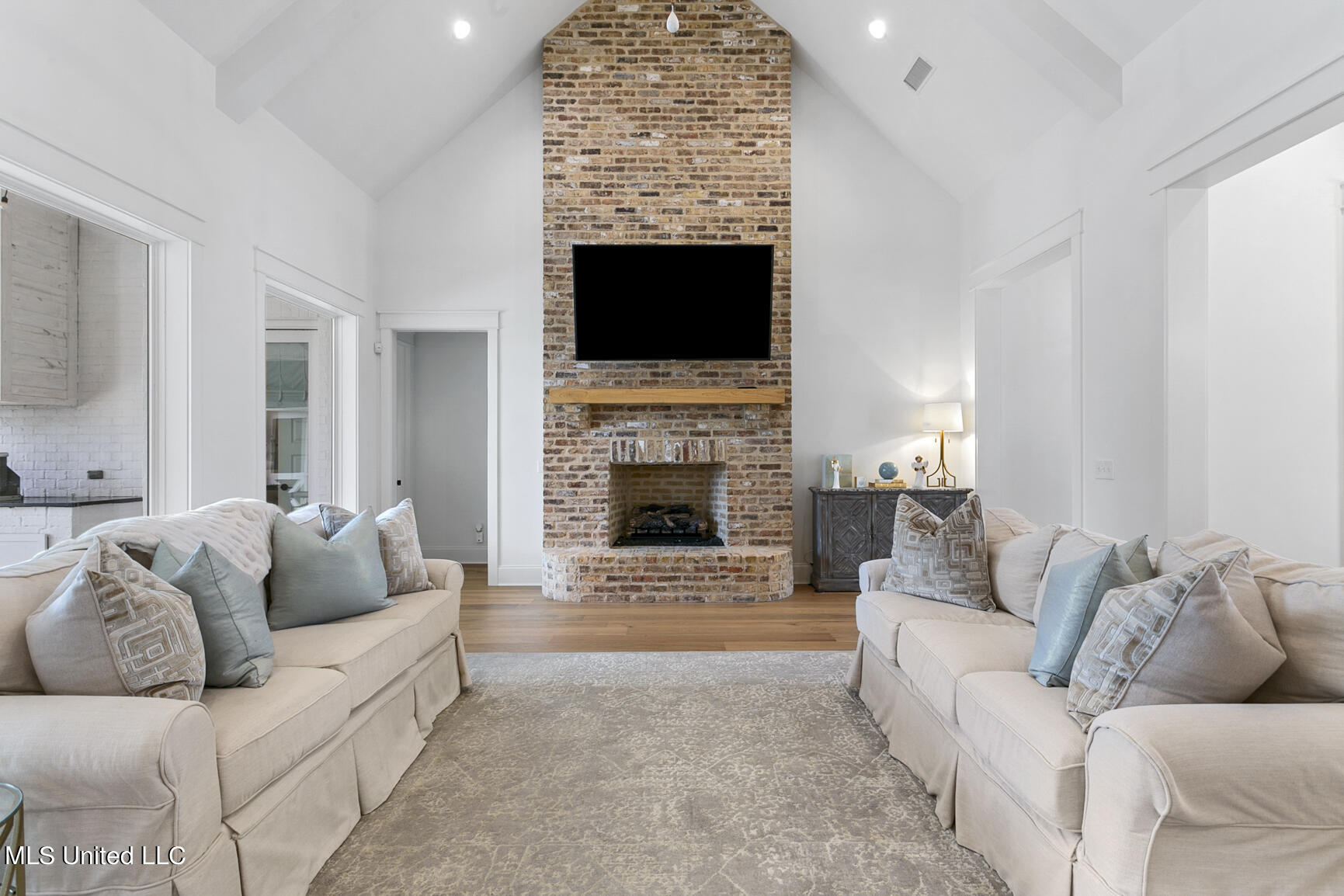 141 Saddle Brook Cove