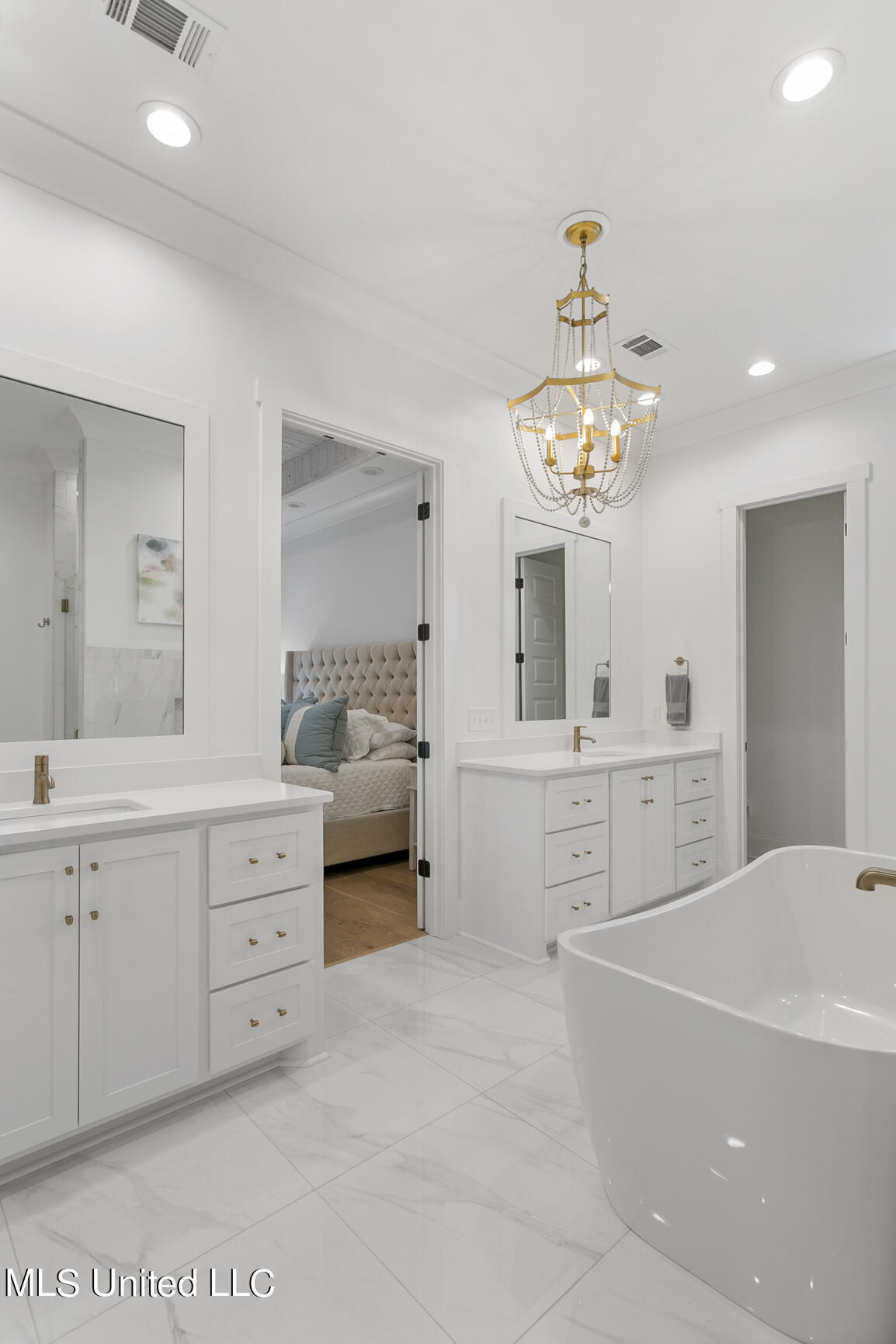 141 Saddle Brook Cove