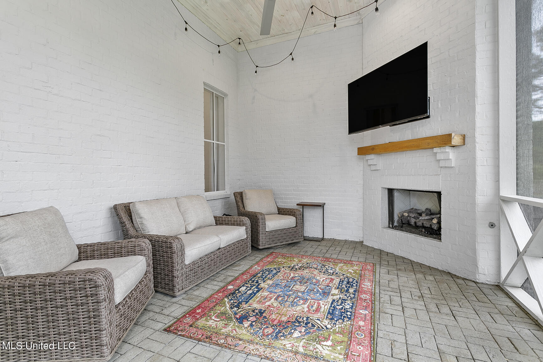 141 Saddle Brook Cove