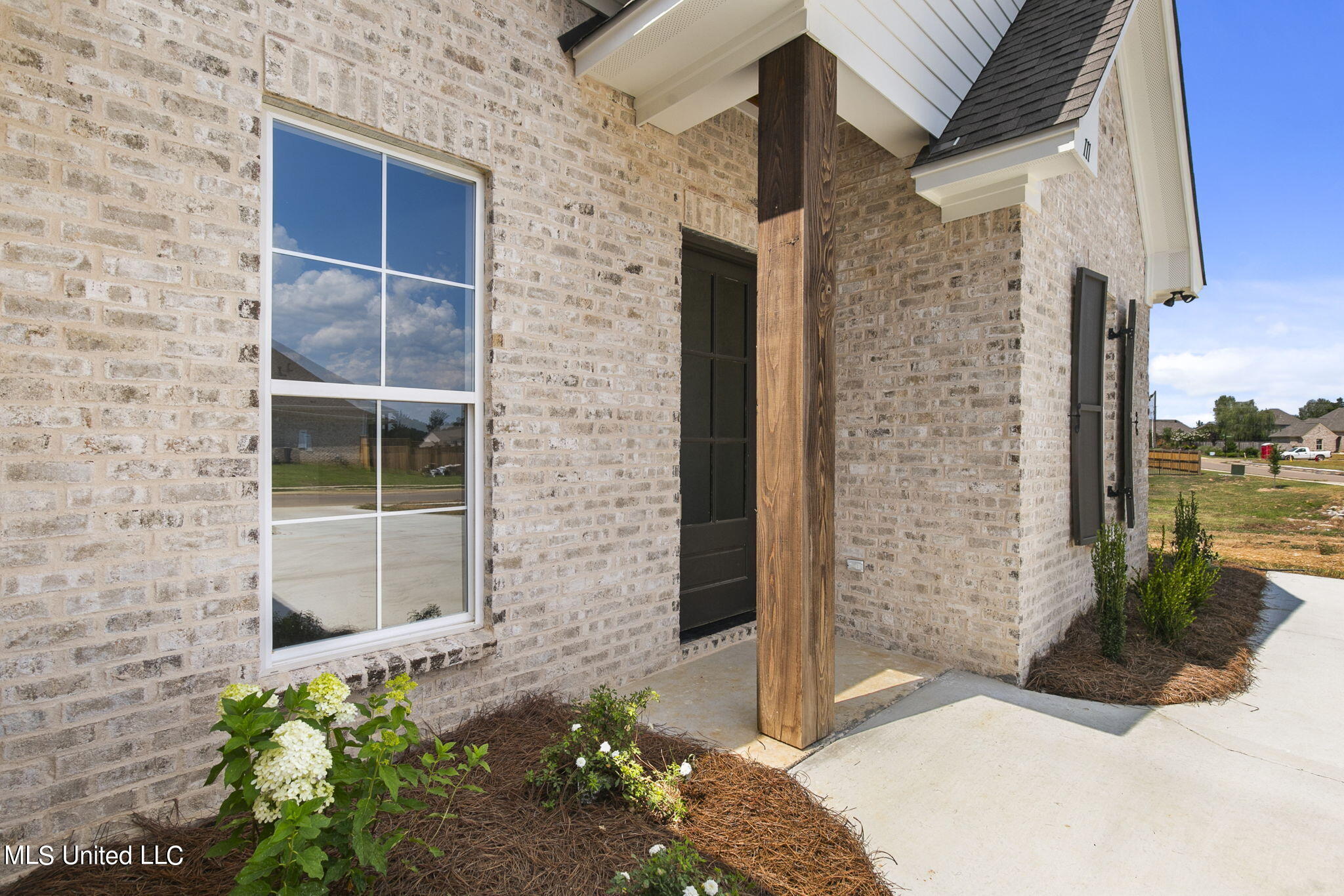 111 Hunters Way