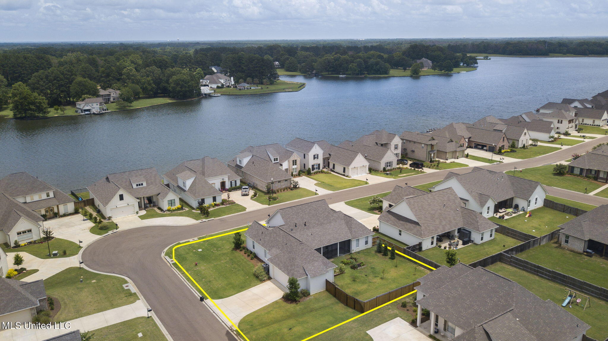 120 Bridgewater Loop