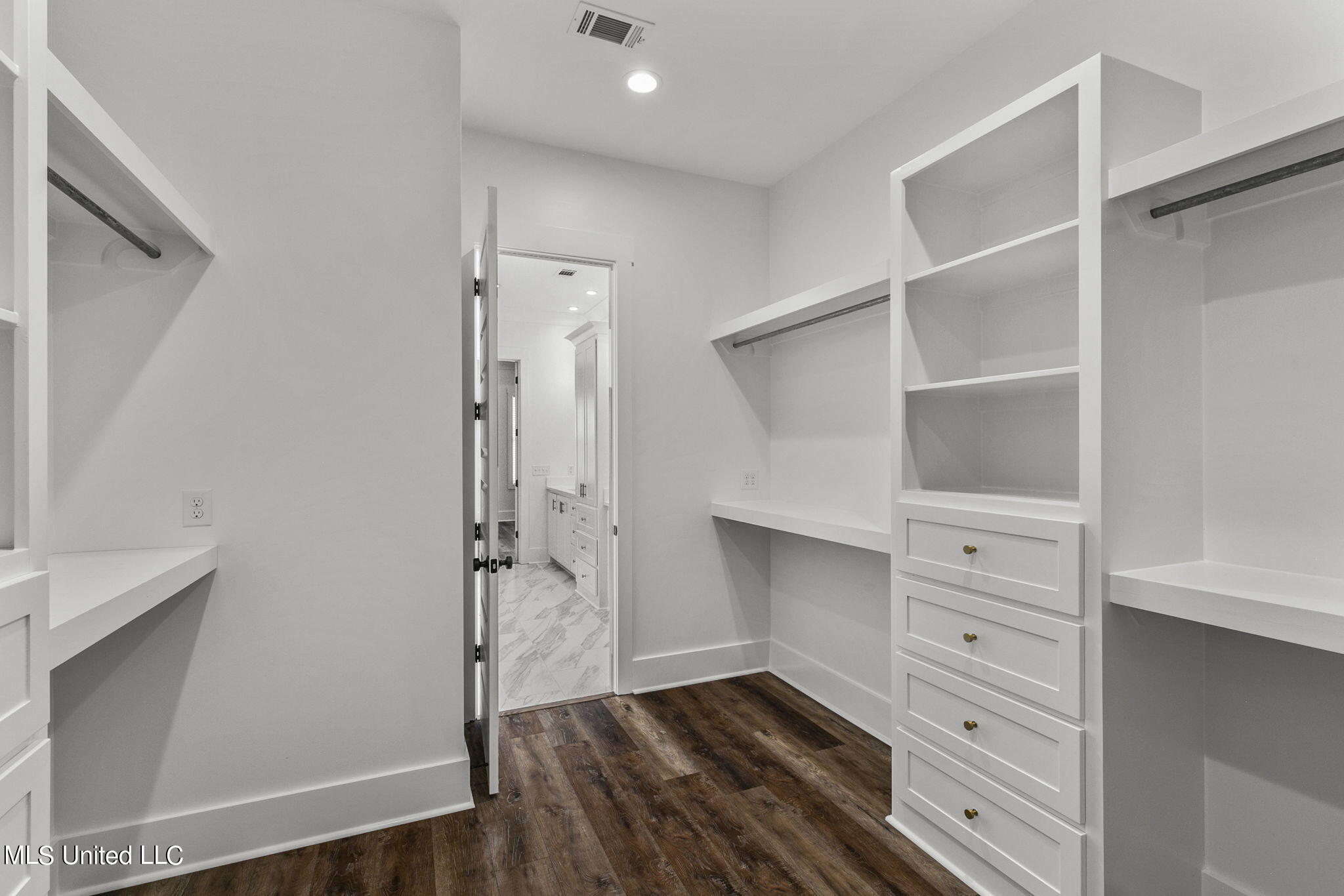 120 Bridgewater Loop