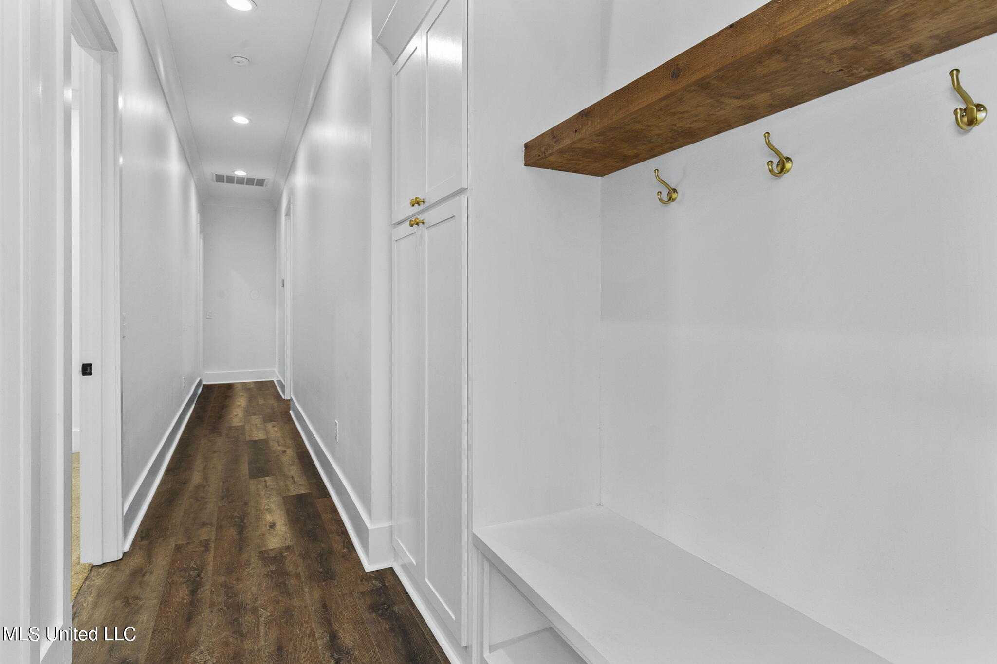 120 Bridgewater Loop