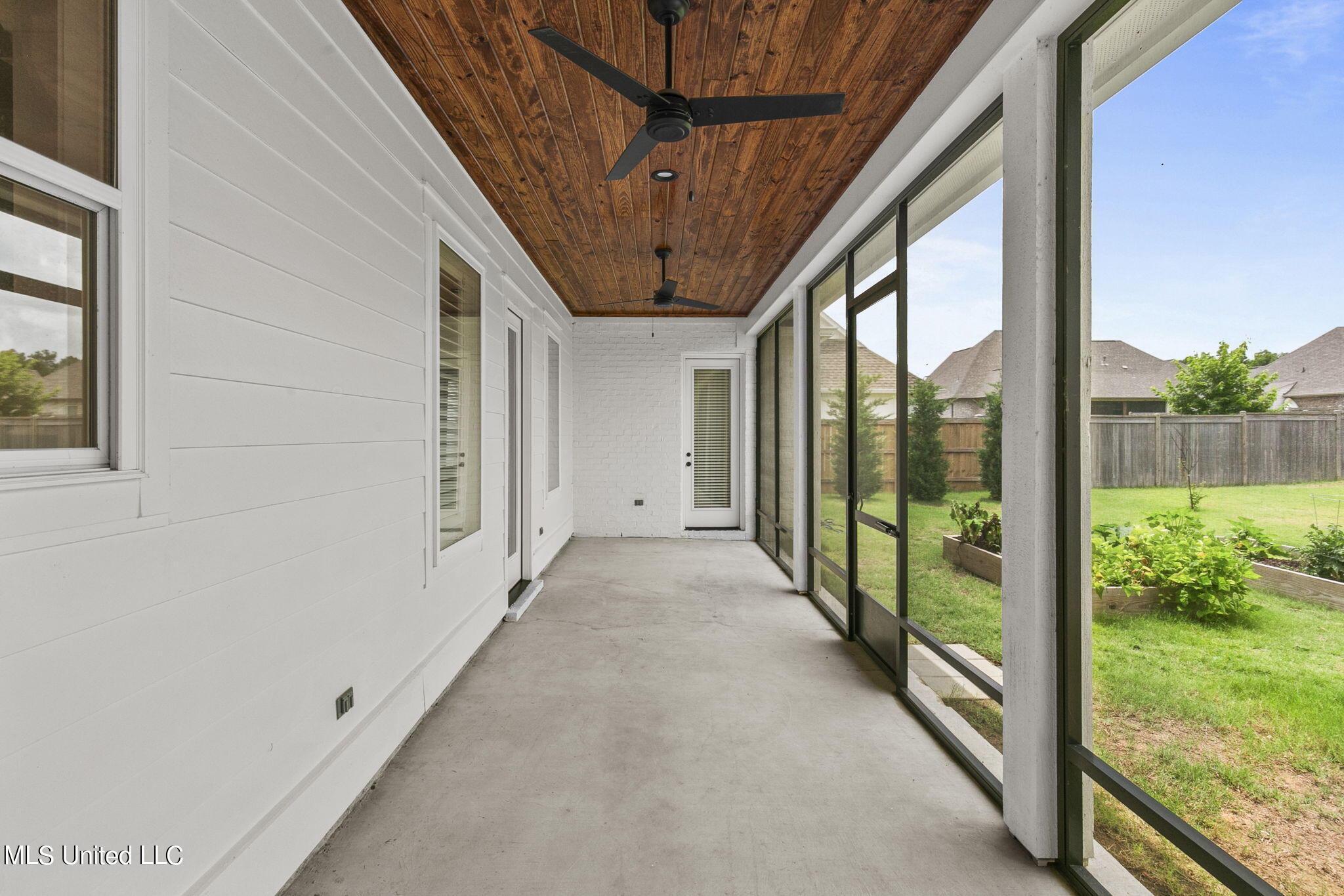 120 Bridgewater Loop