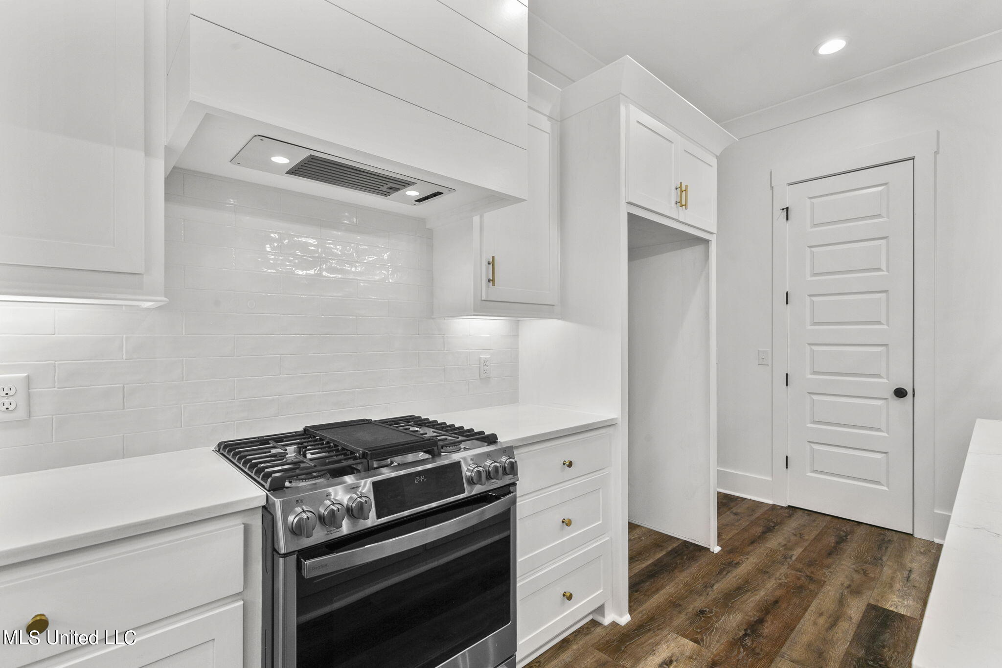 120 Bridgewater Loop
