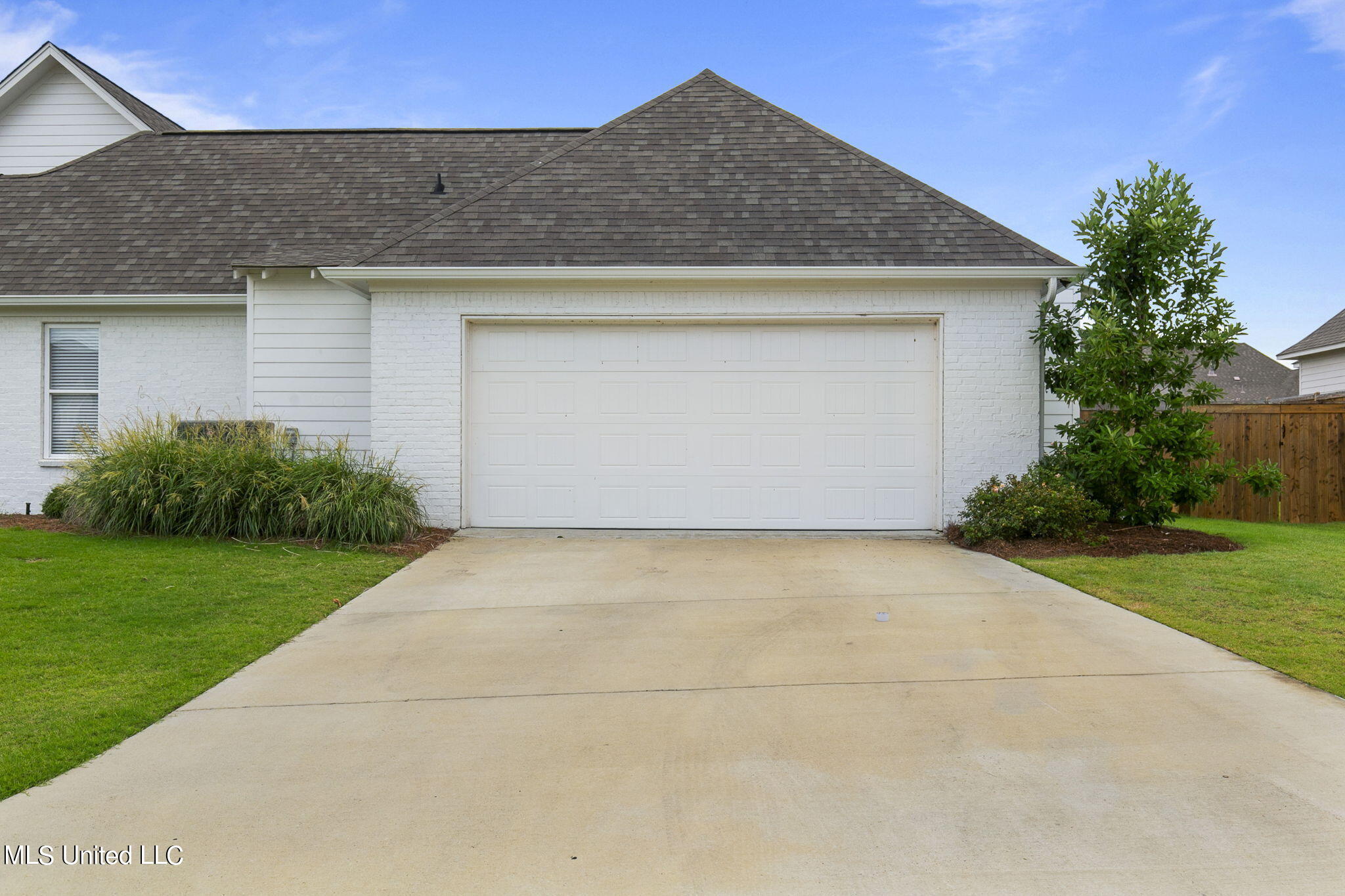 120 Bridgewater Loop