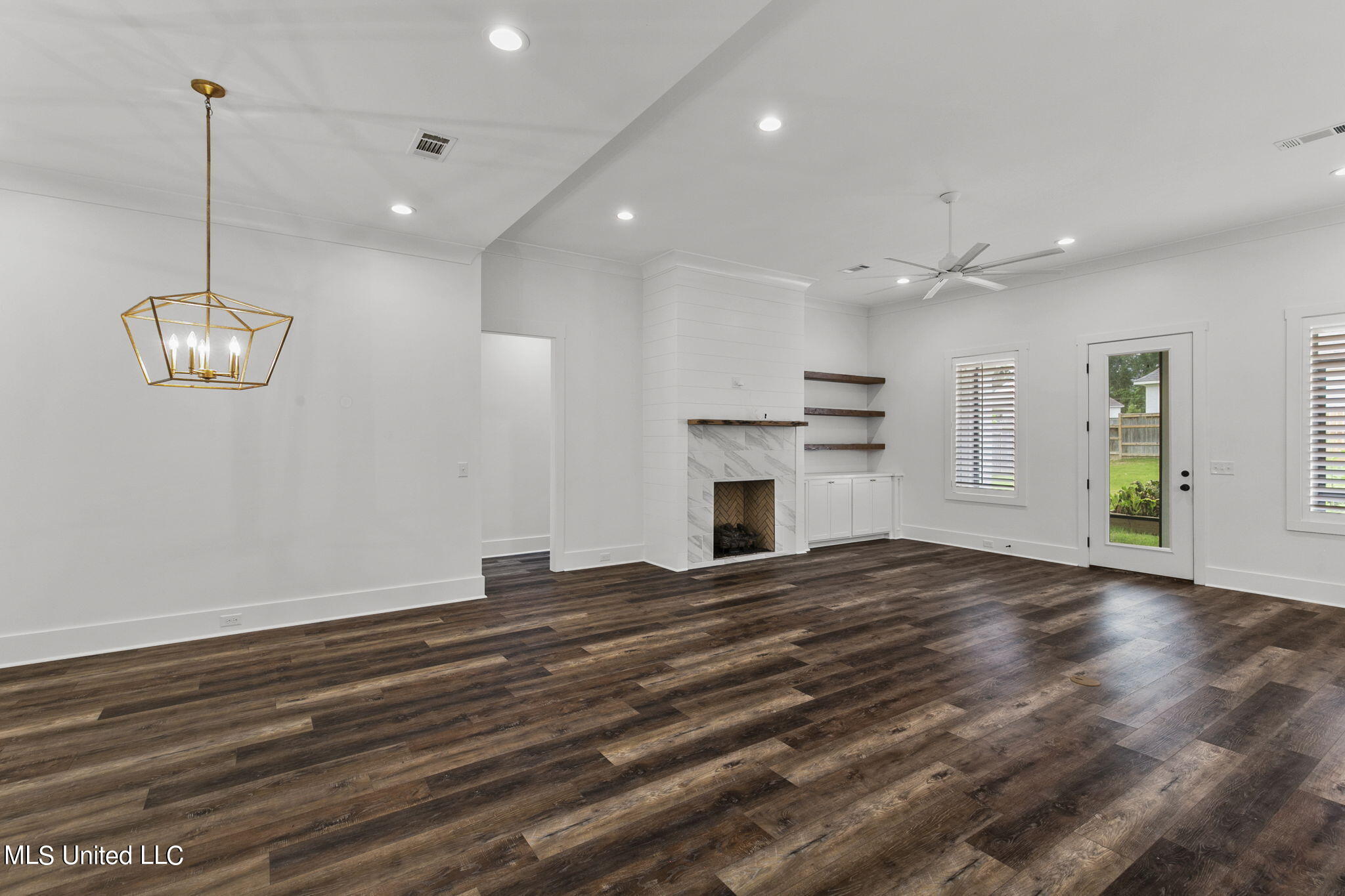 120 Bridgewater Loop