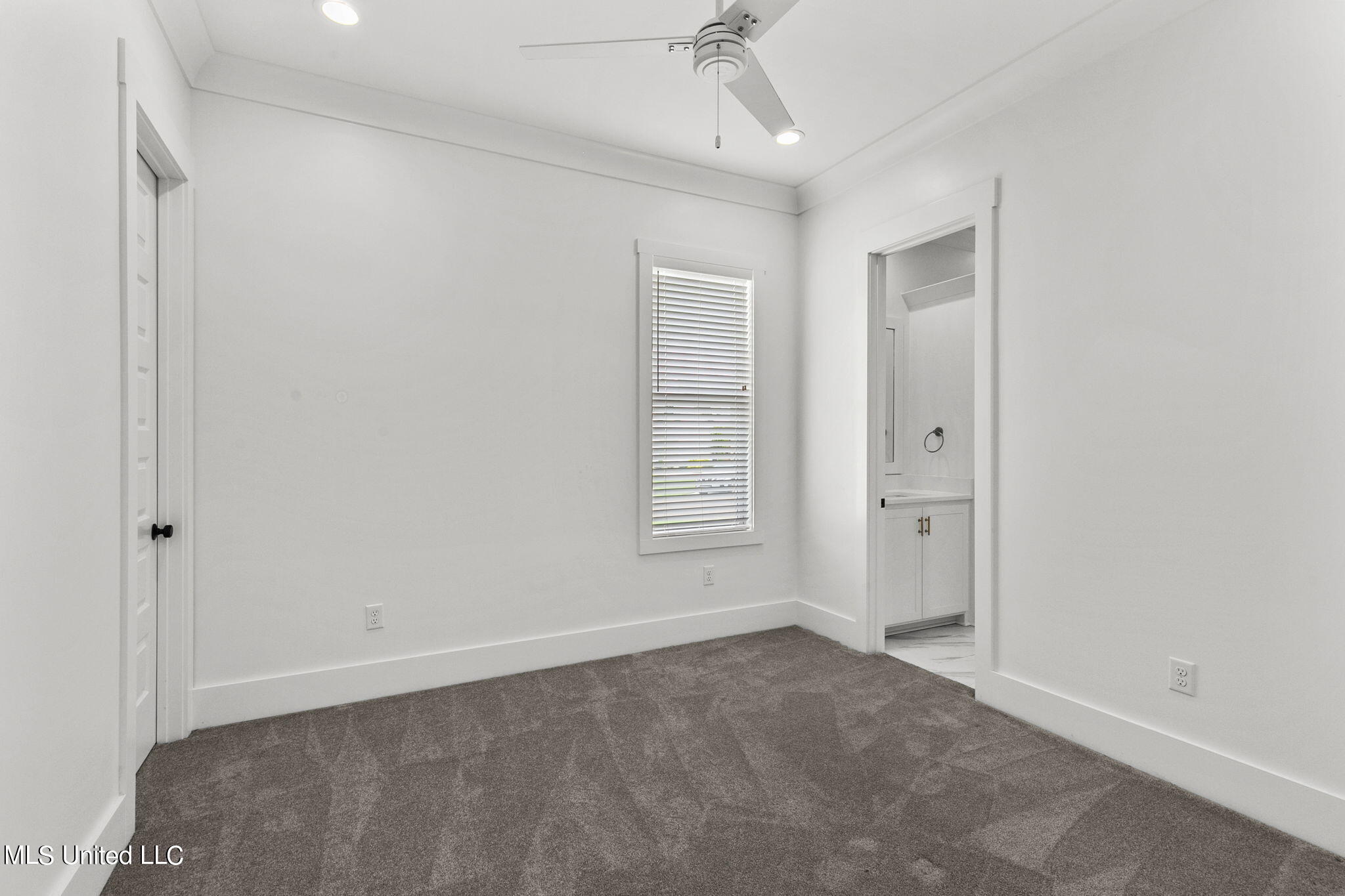120 Bridgewater Loop
